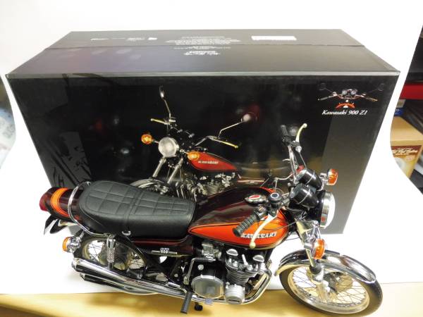 Minichamps 1/12 Ducati Desmosedici GP11 MotoGP 2011