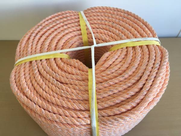 ◇ 新品 未使用品 混撚ロープ トラック 積み込み ロープ 外径12mm 長さ200m 12×50m ◇