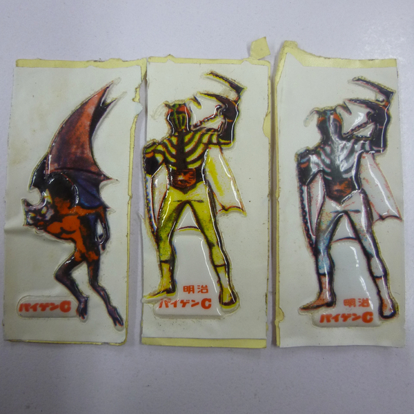 n A081o 当時物 明治 パイゲンC 旧 仮面ライダー 立体 マイナーシール