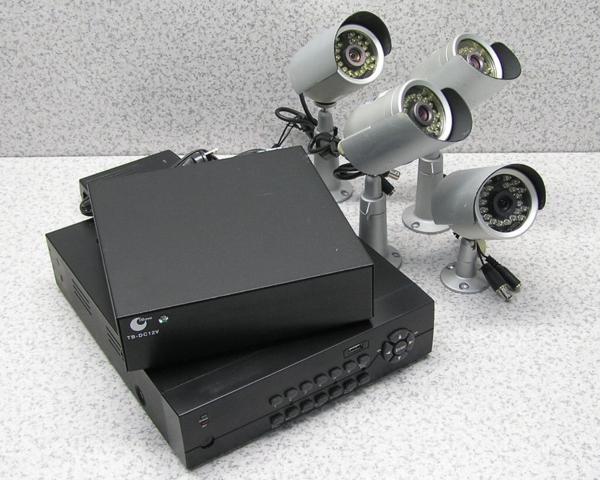□日本防犯システム 防滴ルーフ付きカラー赤外線カメラ OS-C210×4台 ＋