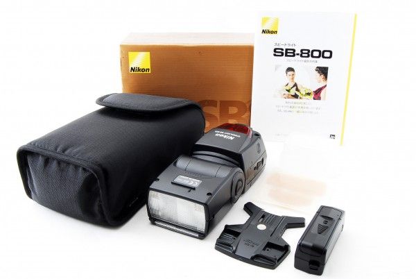 >ニコン　スピードライト　SB-700　新品同様購入依頼　使用頻度わずかのとても綺麗なお品です箱、パーツ、説明書、ケース等　全て揃っております。<br><br><span class=