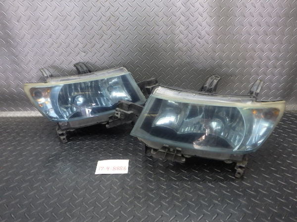☆bB NCP30/31 後期 HID ヘッドライト 左右☆B06