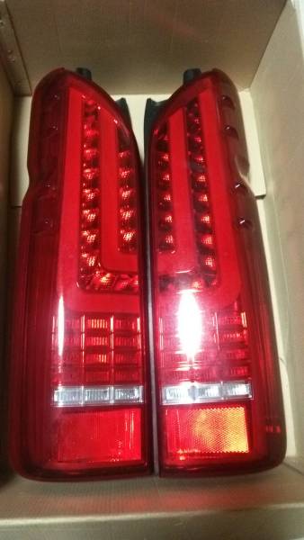 200系 ハイエース トムス LEDテール TOMS