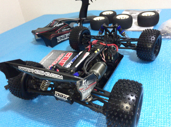 京商DBX EP 1/10ブラシレス 爆速バギー4WD 2.4G_3