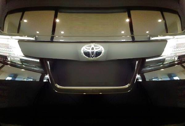 即決 トヨタ 30系 ヴェルファイア 純正 リアガーニッシュ 202ブラック塗装済 バックドア AYH/GGH/AGH アルファード