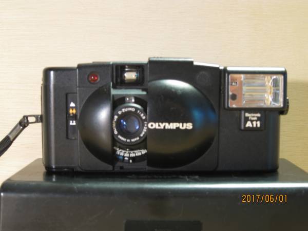 オリンパス Olympus XA2 +A11 化粧ケース付き 美品OLYMPUS オリンパス