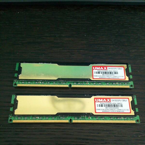 動作品] UMAX PC2-8500 DDR2 1066 OC 2GBx2 4GB