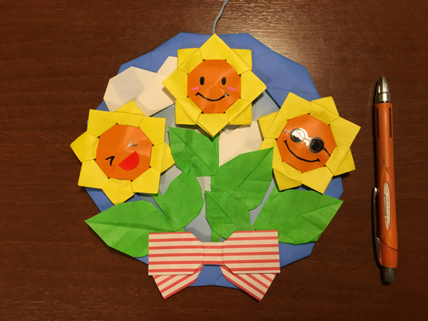 折り紙リース 笑顔のひまわり ハンドメイド 壁面飾り 7月 8月 壁飾り 幼稚園 保育園 夏休み 花 向日葵 ヒマワリ 児童館 施設に 夏 折り紙 千代紙 売買されたオークション情報 Yahooの商品情報をアーカイブ公開 オークファン Aucfan Com