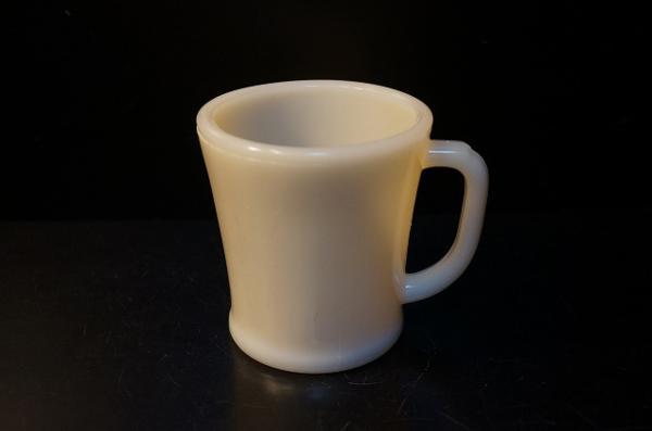 ●FIRE-KING アイボリー フラットボトムマグ　オールド　ブロックレター