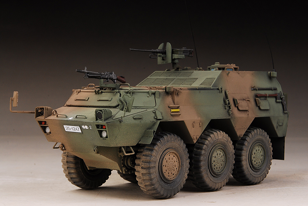士魂1/35陸上自衛隊82式指揮通信車完成品A173