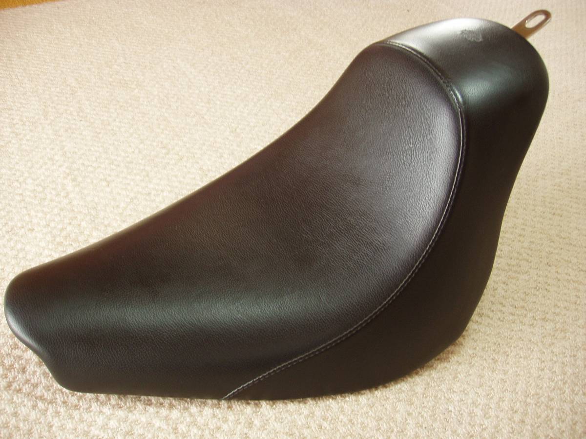 美品☆ハーレー純正☆牛革シングル☆ブローラシート☆ソフテイル