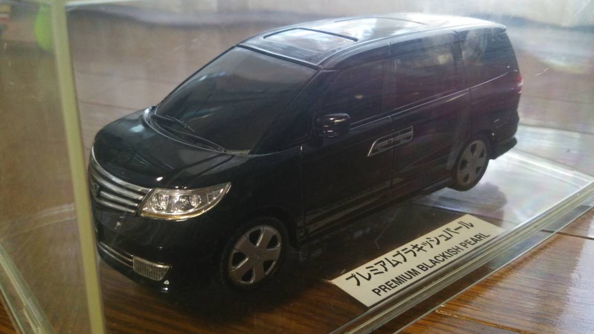 ホンダ エリシオン プレステージ カラーサンプル モデルカー
