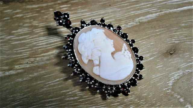 カメオ　シェルカメオ　ブローチ　ペンダント SILVER
