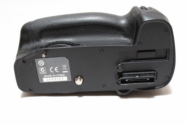 良品 Nikonマルチパワーバッテリーパック MB-D14 カメラ用 D600 D610用