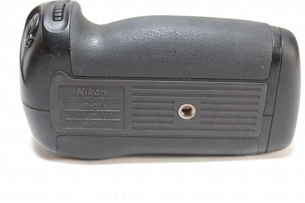 良品 Nikonマルチパワーバッテリーパック MB-D14 カメラ用 D600 D610用
