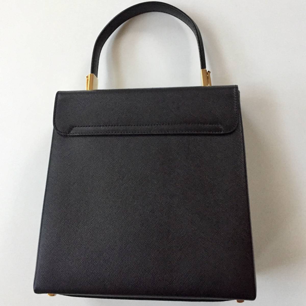 Salvatore Ferragamo フェラガモ ガンチーニ 2WAYバッグ 型押し