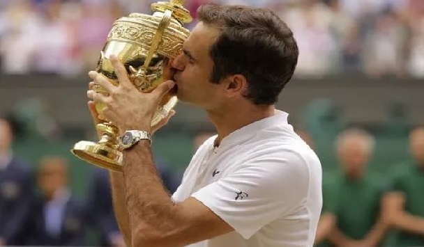 RF フェデラー フェデラー誕生日記念フェデラーモデルのナイキウェアが 