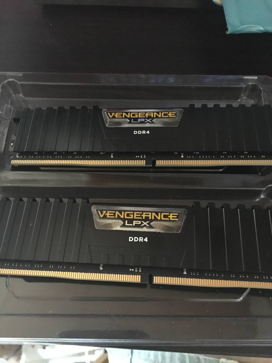 CORSAIR VENGEANCE LPX DDR4 2x8GB 16GB 2666MHz CMK16GX4M2A2666C16 中古品