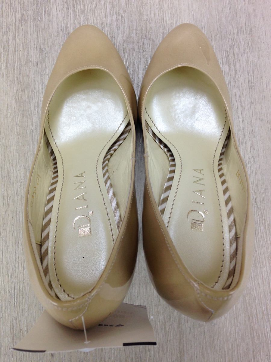 DIANA 23.5 パンプスヒール エナメル ブラック 未使用DIANA ダイアナ