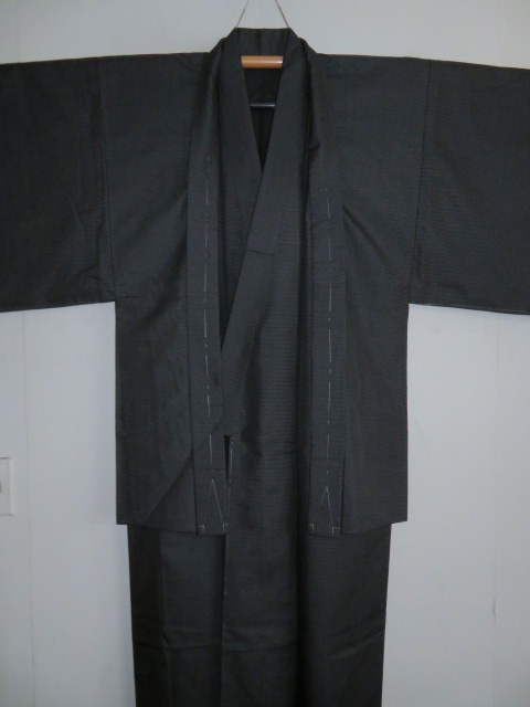 壱4909 本絹塩澤お召縮緬男着物羽織 裄67丈149К鉄墨色濃淡亀甲 逸品未着用