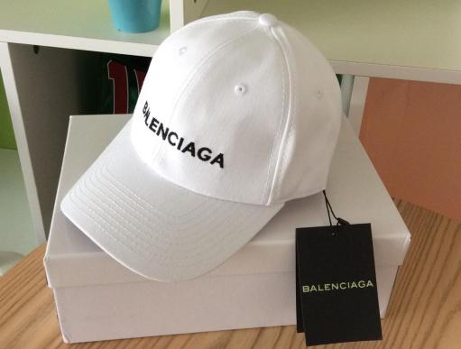BALENCIAGA(バレンシアガ) ロゴ刺繍スナップバックキャップ ホワイト 箱付き
