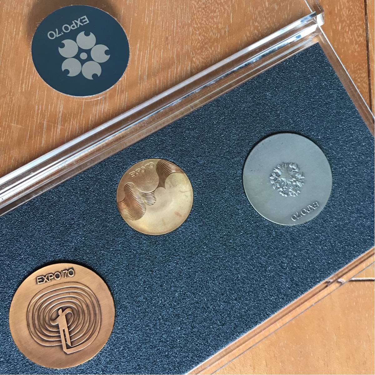 日本万国博覧会記念メダル_3