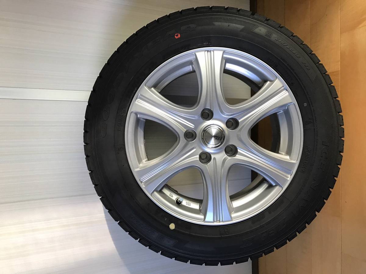 トヨタ *美品バリ山*215/60R16◇マークX◇スタッドレス4本
