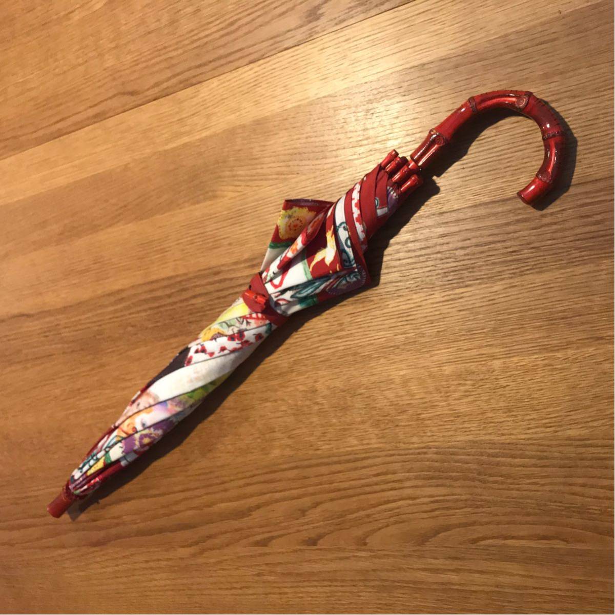 ahcahcum/ナタリーレテ デザインの傘