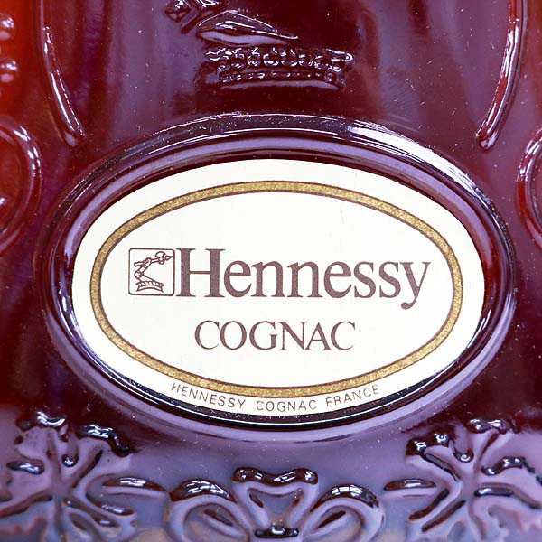 古酒・バンコク空港限定品ヘネシー コニャック 箱付き Hennessy 古酒・バンコク空港限定品ヘネシー コニャック 箱付き Hennessy