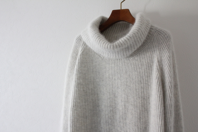 アダムエロペ Adam et Rope ニットワンピース セーター アンゴラ混 タートルネック ライトグレー 38