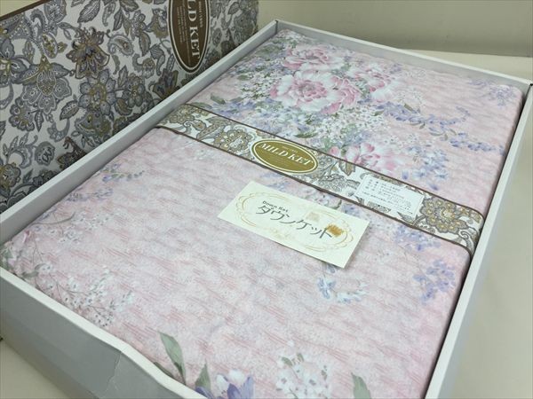 n50　寝具　ダウンケット　（羽毛肌掛け布団）150㎝×200㎝　日本製　ダウン50％