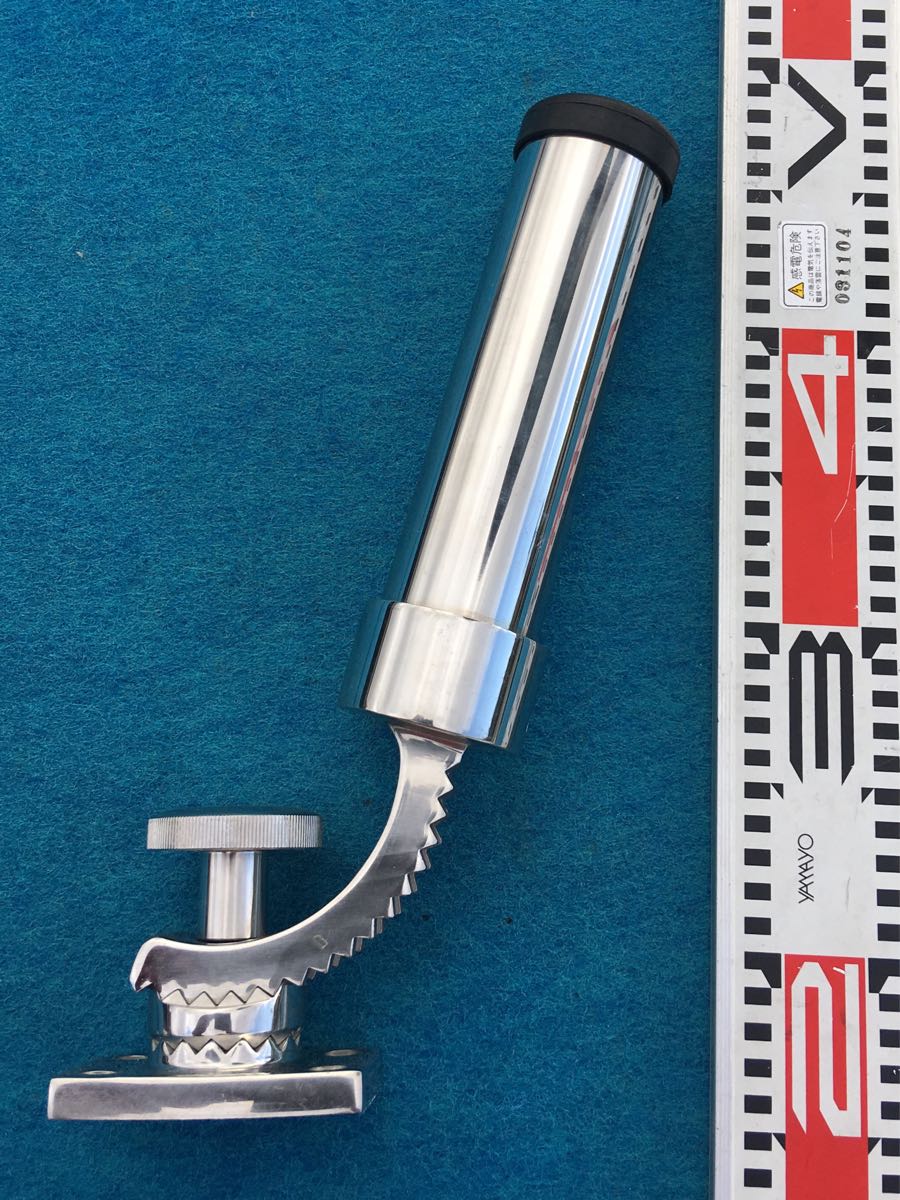 ロッドホルダー 角度調整可能 自在式【送料 一律 900円(北海道・沖縄・離島除く)】検索〉トローリング