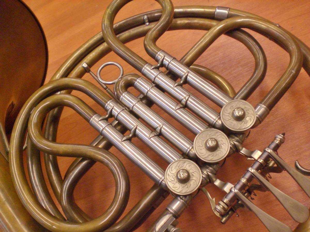 アレキサンダー ALEXANDER