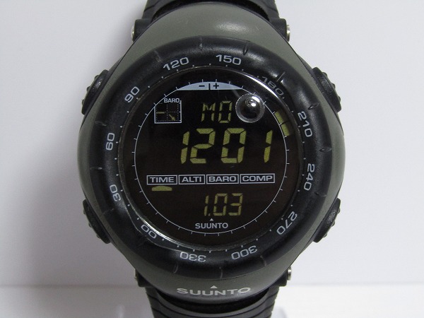 L22-2700[WWW]【動作品】SUUNTO スント Vector ベクター ブラック×オリーブ アウトドアウォッチ 登山 方位/気圧/温度など 1円～