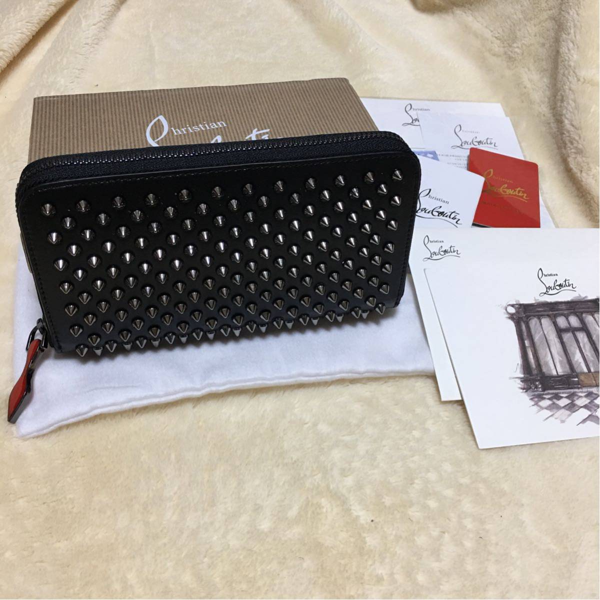 新品 クリスチャンルブタン 長財布 ゴールド ブラックスタッズ