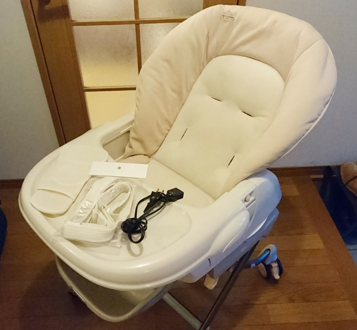 コンビ 電動ハイローチェア ネムリラ Combi ハイローチェア SWING AUTO 