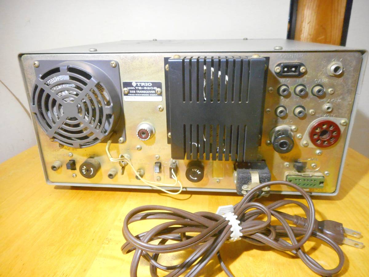 Kenwood（旧TRIO）TS-520V／TS-690S 【完全ジャンク】 TORIO TS-520s ジャンク品 Kenwood（旧TRIO）TS-520V／TS-690S