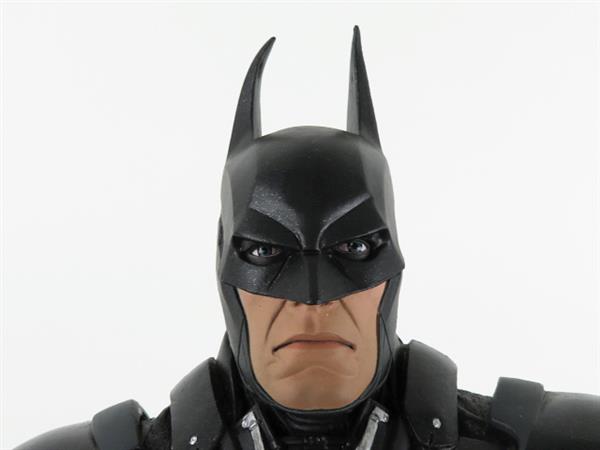 ネカ バットマン アーカムナイト 1/4スケール フィギュア 約46cm NECA