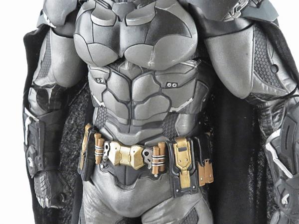 ネカ バットマン アーカムナイト 1/4スケール フィギュア 約46cm NECA