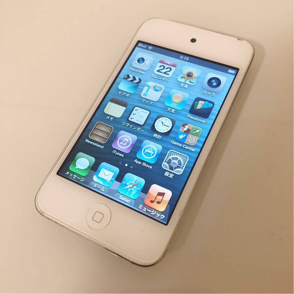 iPod touch□第四世代 第4世代□32GB 32ギガ□silver シルバー□(iPod 