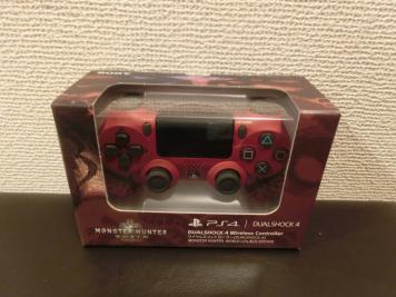 新品未開封　ワイヤレスコントローラー (DUALSHOCK 4) MONSTER HUNTER: WORLD LIOLAEUS EDITION 在庫6個有り