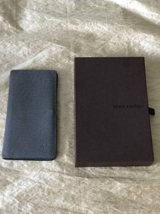 【人気定番，格安】 ルイヴィトン LOUIS VUITTON 長財布 グレー タイガ(タイガライン)｜売買されたオークション情報、yahooの商品情報をアーカイブ公開 - オークファン 服飾小物