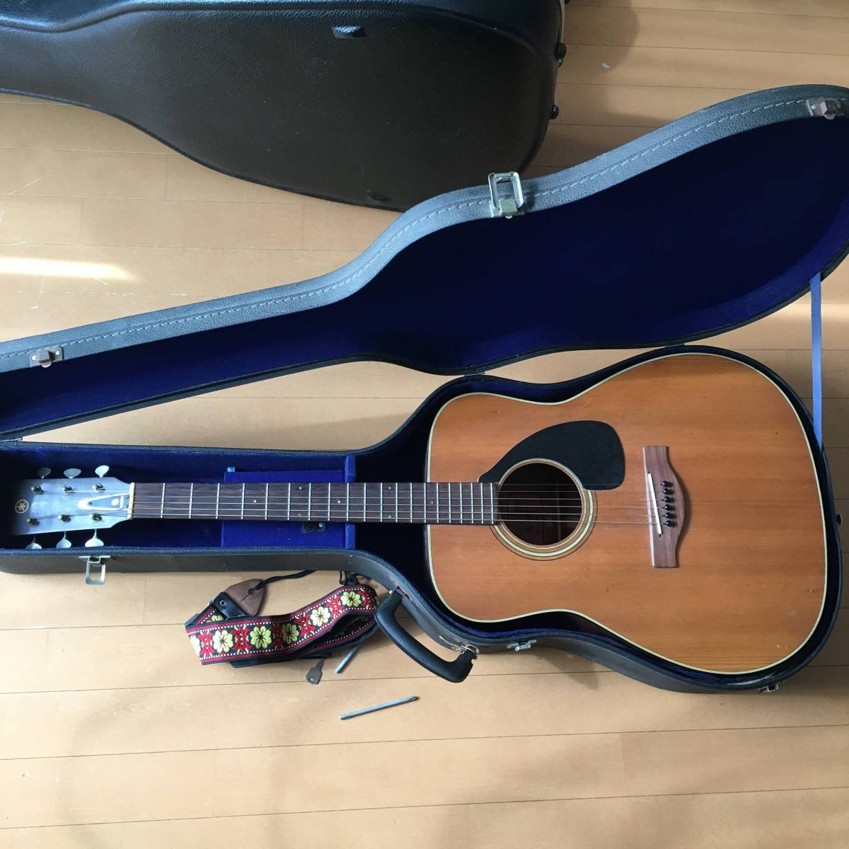 YAMAHAアコースティックギターFG-180Jケース付き