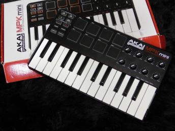 MPK Mini Akai Professional Keyboard MIDI Controller MK3 IV Plus