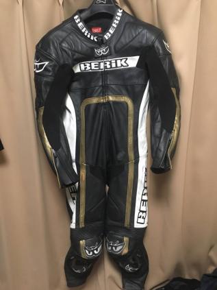 BERIK ベリック レーシングスーツ 革ツナギ ツナギ Mサイズ 割と