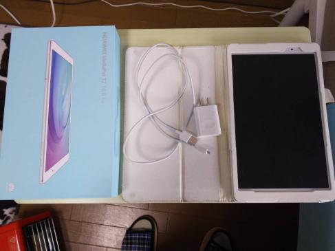 tab QZ8 Qua KYT32 KYOCERA オフホワイト KYT32SWA au Tab ｵﾌﾎﾜｲﾄ au