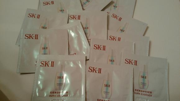 新品 SK2 SK-Ⅱ 美白美容液 ジェノプティクス オーラエッセンス 0.7ml×15包 5600円分　送料164円