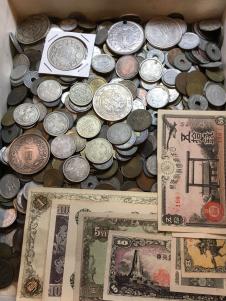 古銭 銀貨 大量 紙幣 中国古銭 銀弊 まとめて　2800ｇ以上　一圓銀貨 百円銀貨 50銭銀貨 日本硬貨 アジア硬貨 旧家整理品　(未鑑定品)