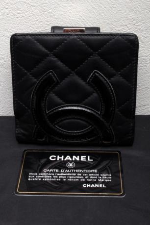 新作入荷，格安 CHANEL シャネル ココマーク カンボンライン レザー がま口 二つ折り 財布 ブラック&times;ピンク 8337E(女性用財布)｜売買されたオークション情報、yahooの商品情報をアーカイブ公開 - オークファ 服飾小物