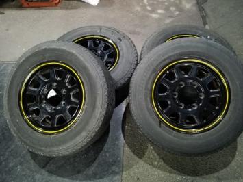 ☆200系 ハイエース NV350 195/80R15 ブラックアルミホイール イエロー